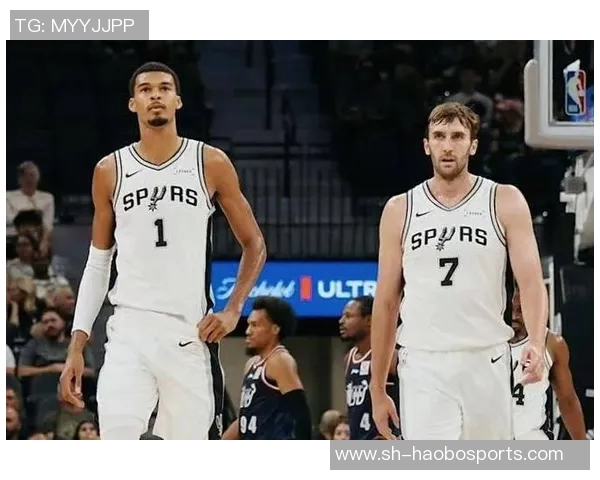 文班称赞科内特为联盟稀有盖帽手与他并肩作战令人振奋