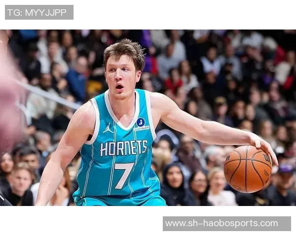 黄蜂主帅力挺三球尽管投篮不佳但防守拼劲始终如一 黄蜂主帅力挺三球尽管投篮不佳但防守拼劲始终如一