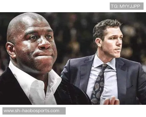 德里赫特遗憾与教练短暂相处滕哈赫阿莫林双双离职引发关注 德里赫特遗憾与教练短暂相处滕哈赫阿莫林双双离职引发关注