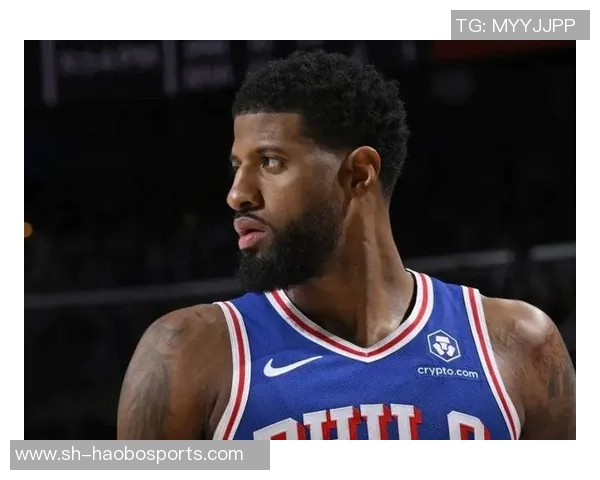 乔治上半场表现平平仅得8分三分球命中率尚可展现潜力 乔治上半场表现平平仅得8分三分球命中率尚可展现潜力